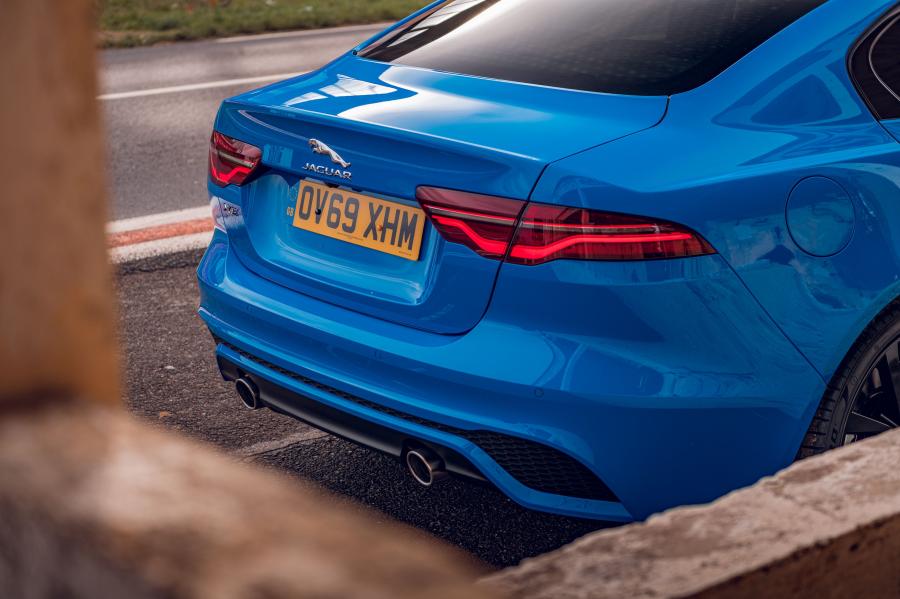 Детали экстерьера Jaguar XE R-Dynamic Reims Edition 2020 года  (UK) (фото 40 из 84)
